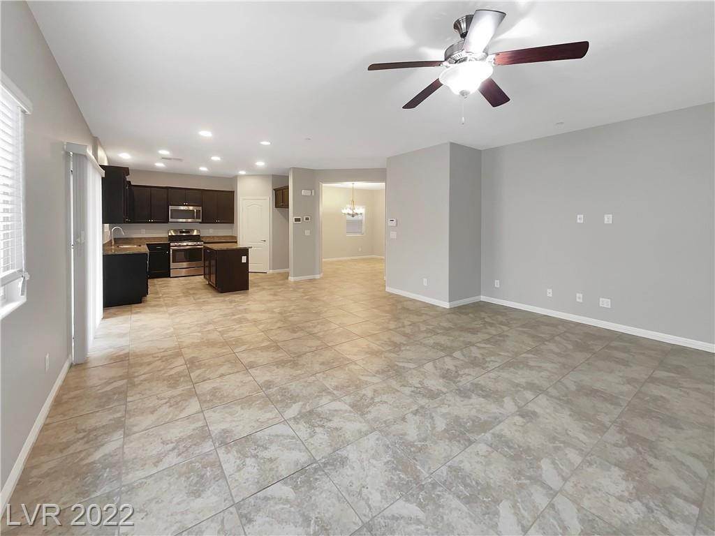 10. Single Family for Sale at NV 89014