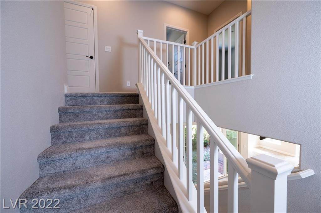9. Townhouse for Sale at NV 89011