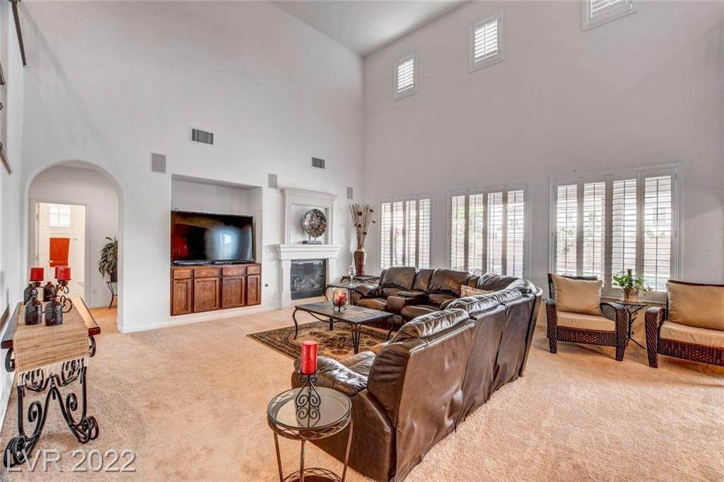 15. Single Family for Sale at NV 89015