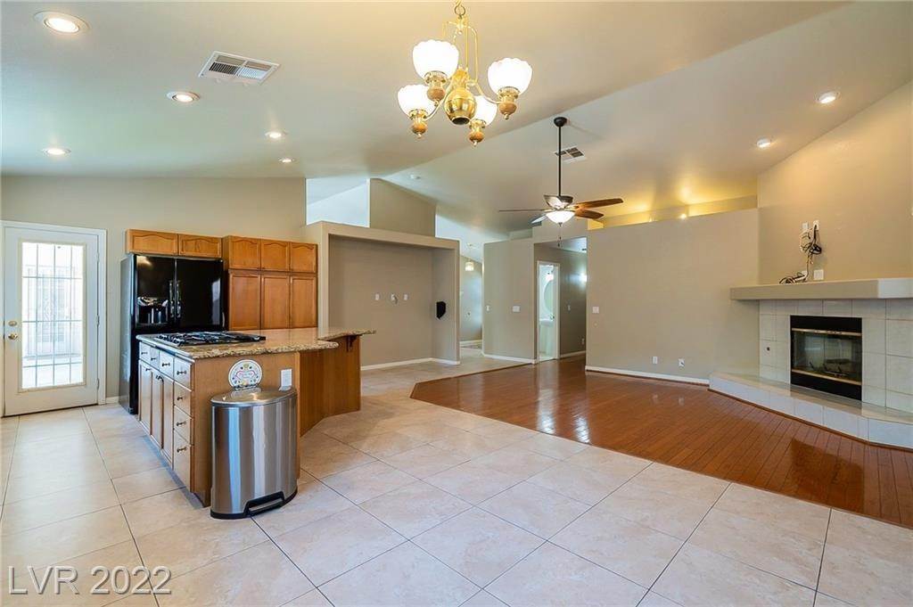 10. Single Family for Sale at NV 89002