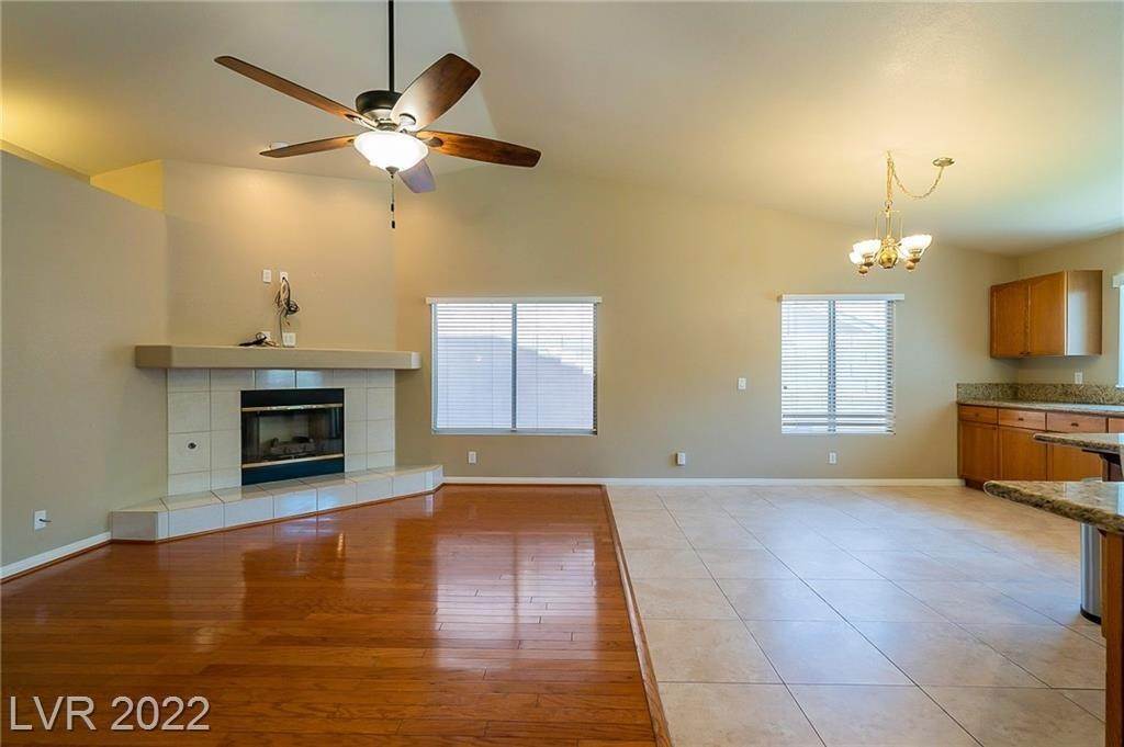 11. Single Family for Sale at NV 89002