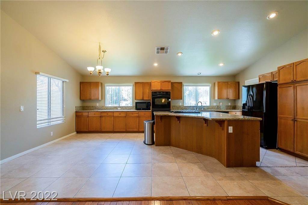 12. Single Family for Sale at NV 89002