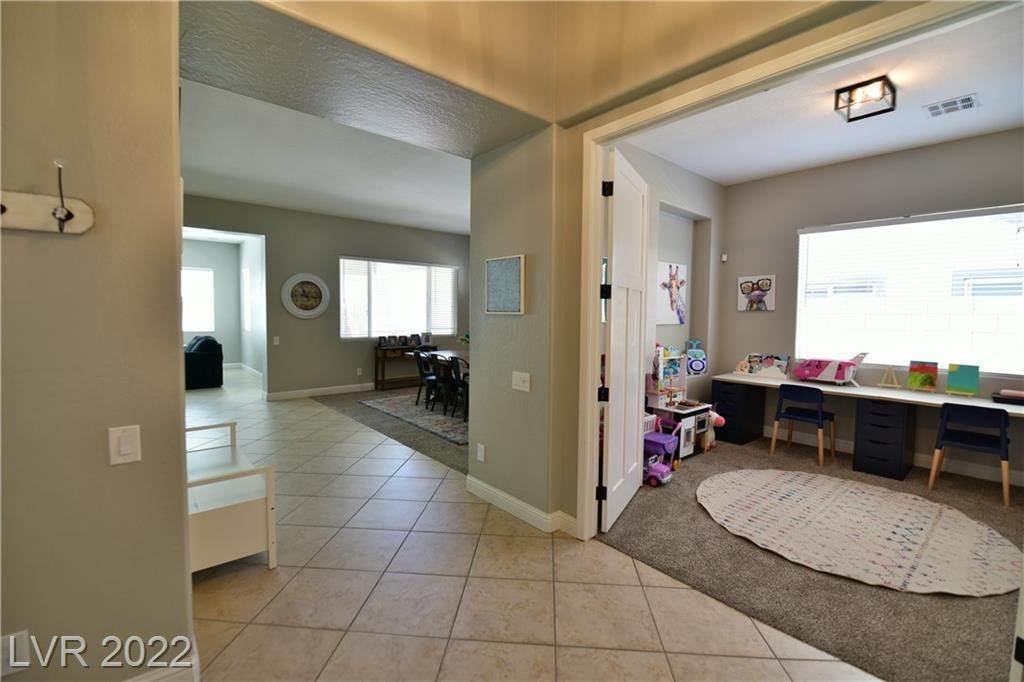 5. Single Family for Sale at NV 89044