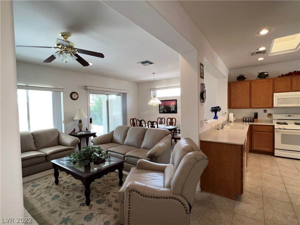 11. Single Family for Sale at NV 89052