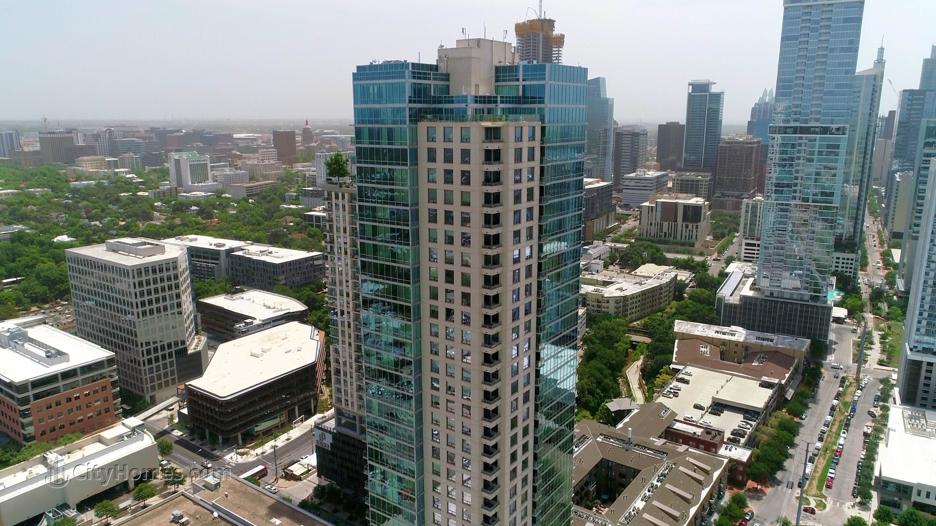 2. Spring Condominiums建於 300 Bowie St, Market District, Austin, TX 78703