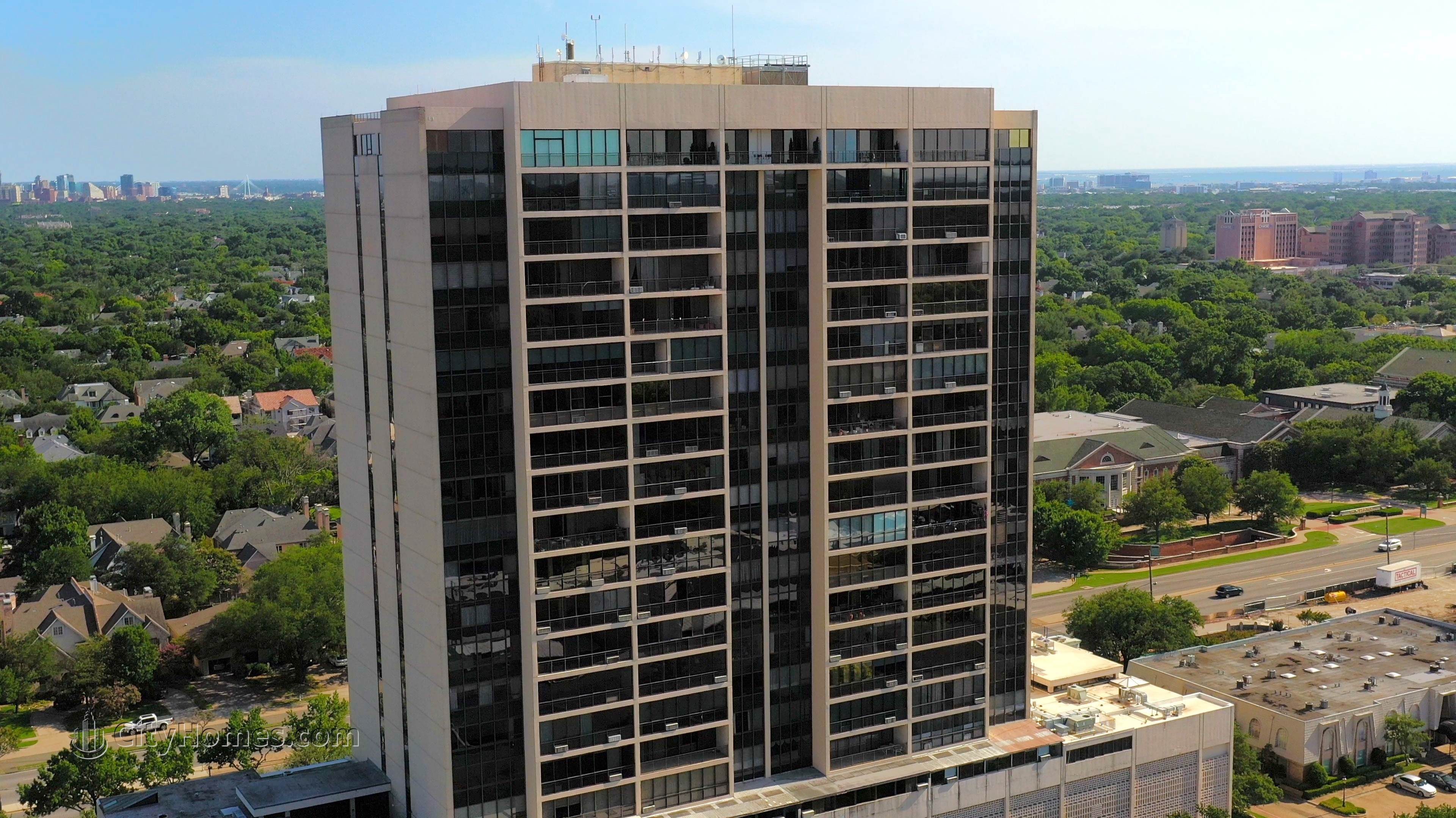 2. Athena Condominiums gebouw op 6335 W Northwest Hwy, Preston Hollow, Dallas, TX 75225