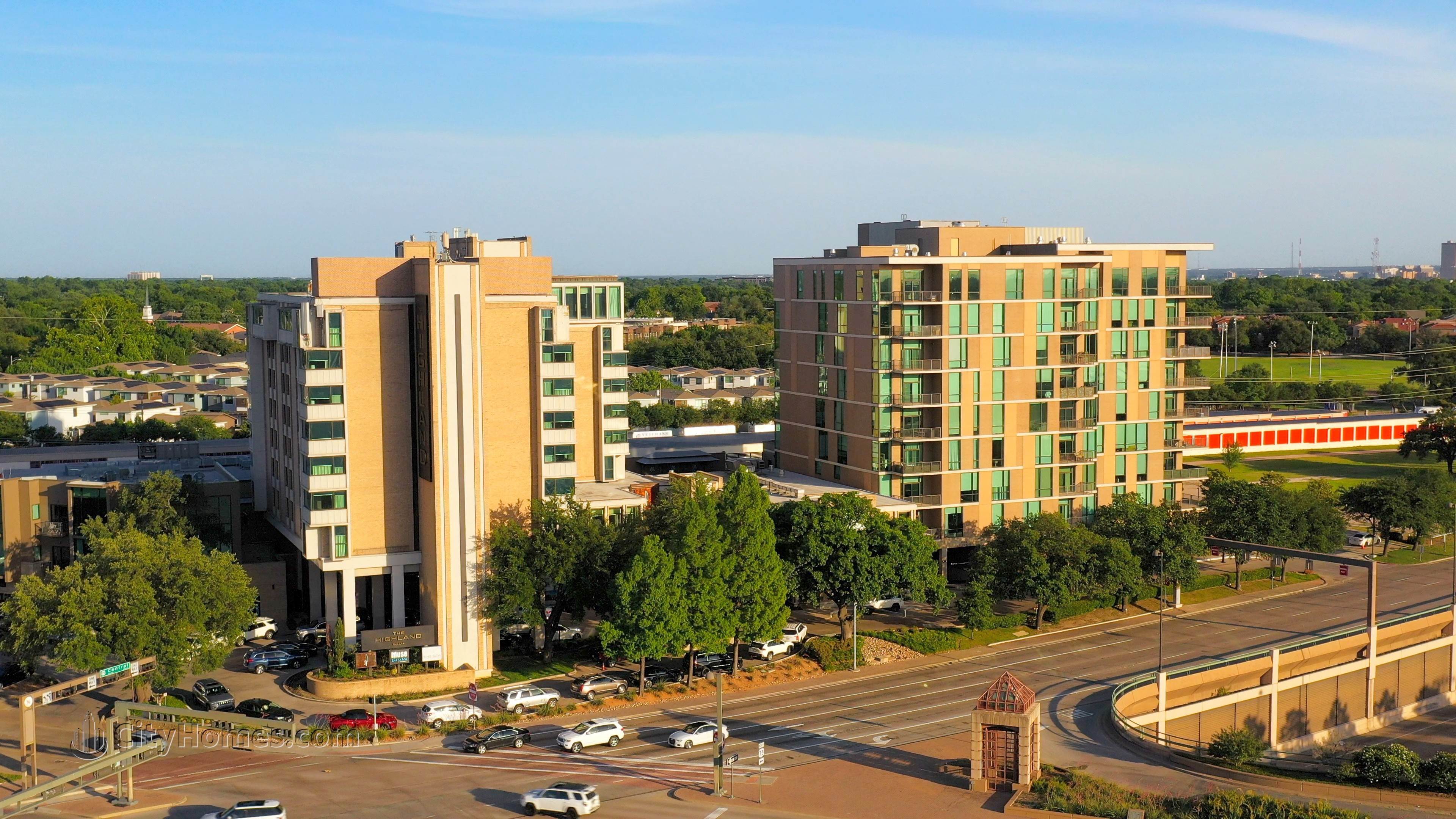 2. Highlands Residences gebouw op 5656 N Central Expressway, Glencoe Park, Dallas, TX 75206