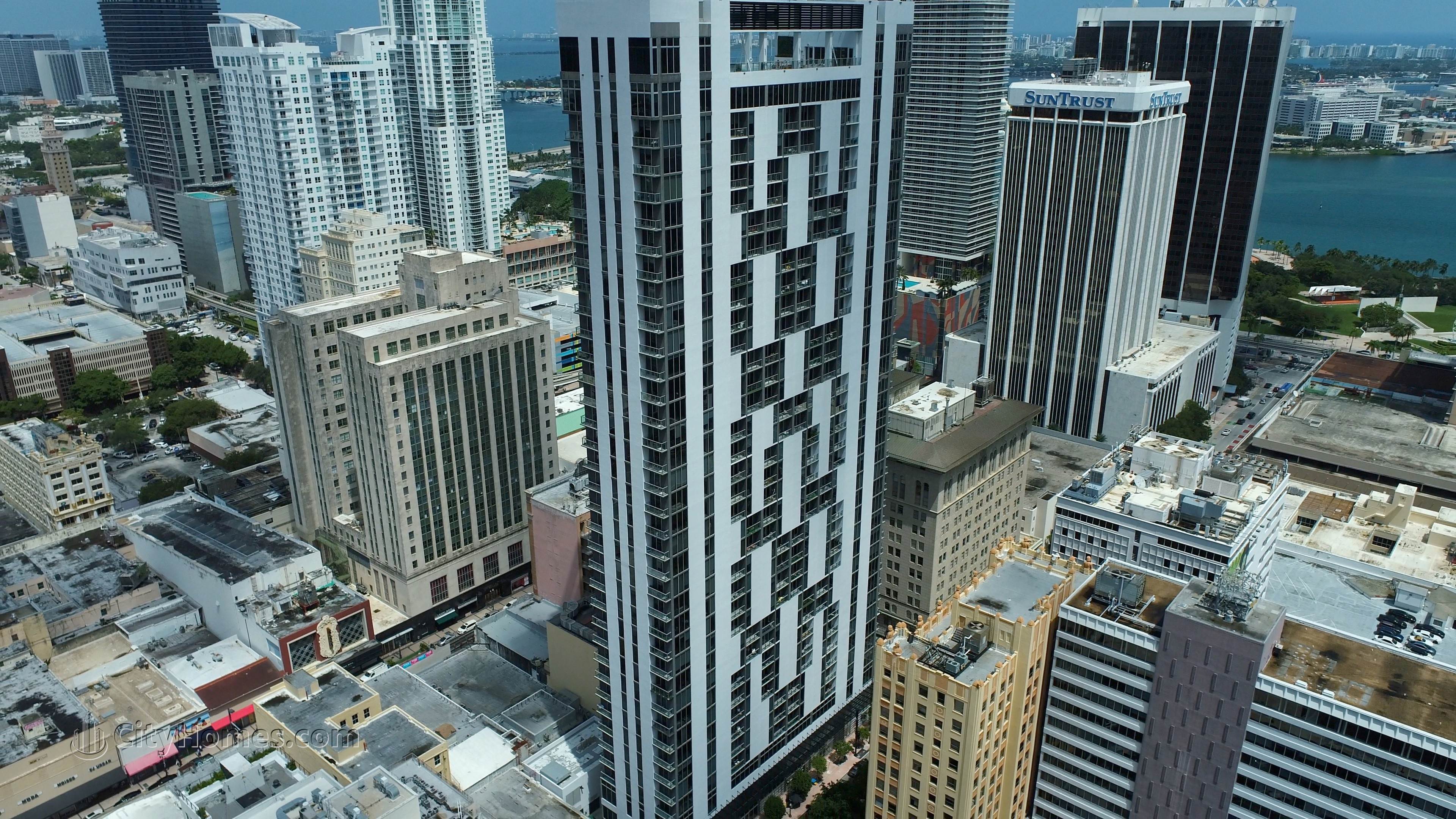 2. Centro gebouw op 151 SE 1st Street, Downtown Miami, Miami, FL 33132