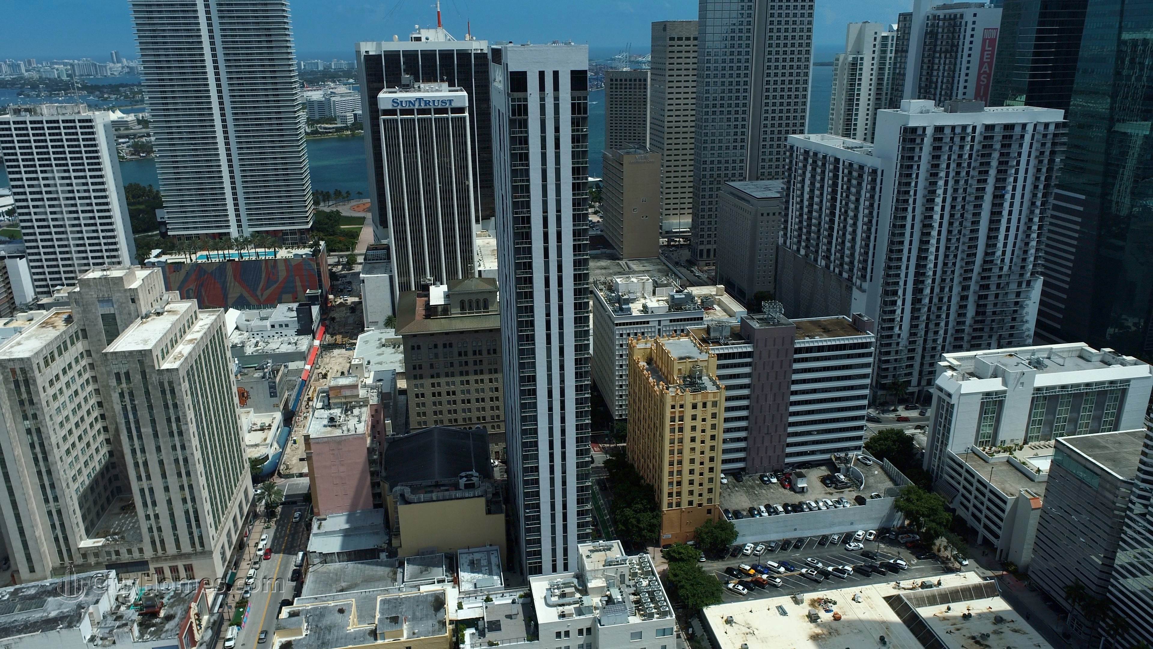 3. Centro gebouw op 151 SE 1st Street, Downtown Miami, Miami, FL 33132