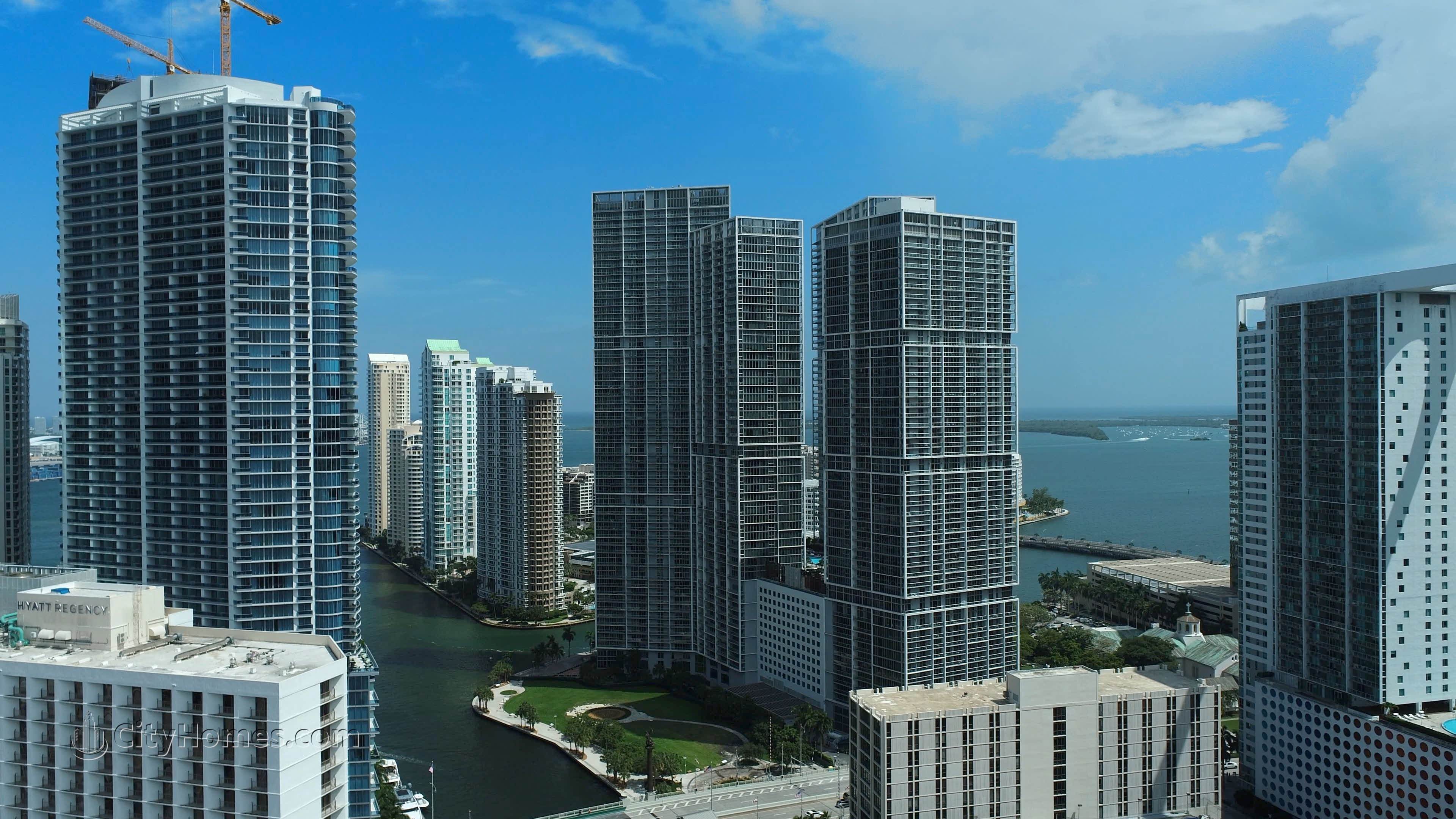ICON Brickell Tower 1建於 465 And 475 Brickell Ave, Miami, FL 33131
