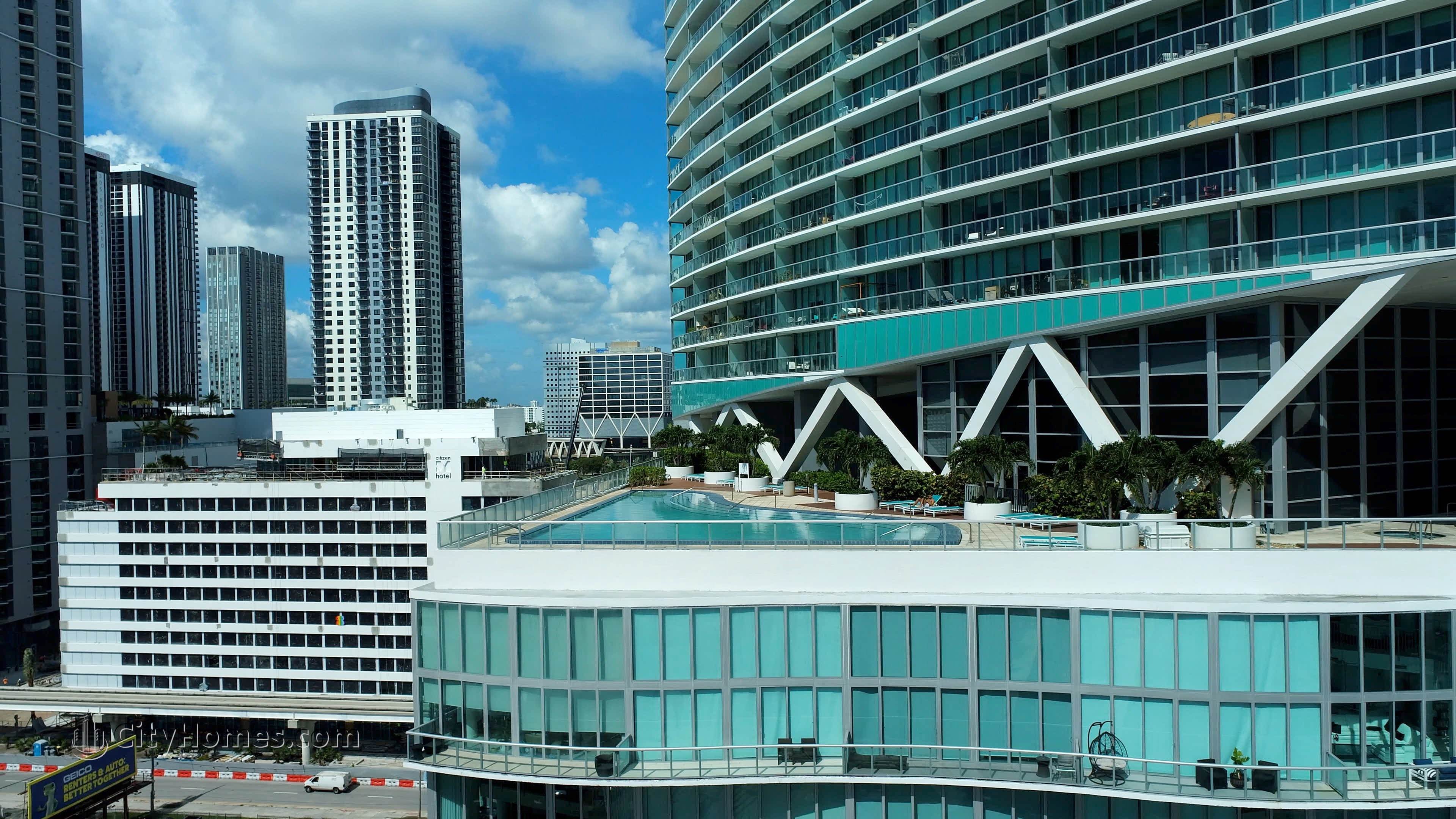 2. Marina Blue edificio a 888 Biscayne Blvd, Miami, FL 33132