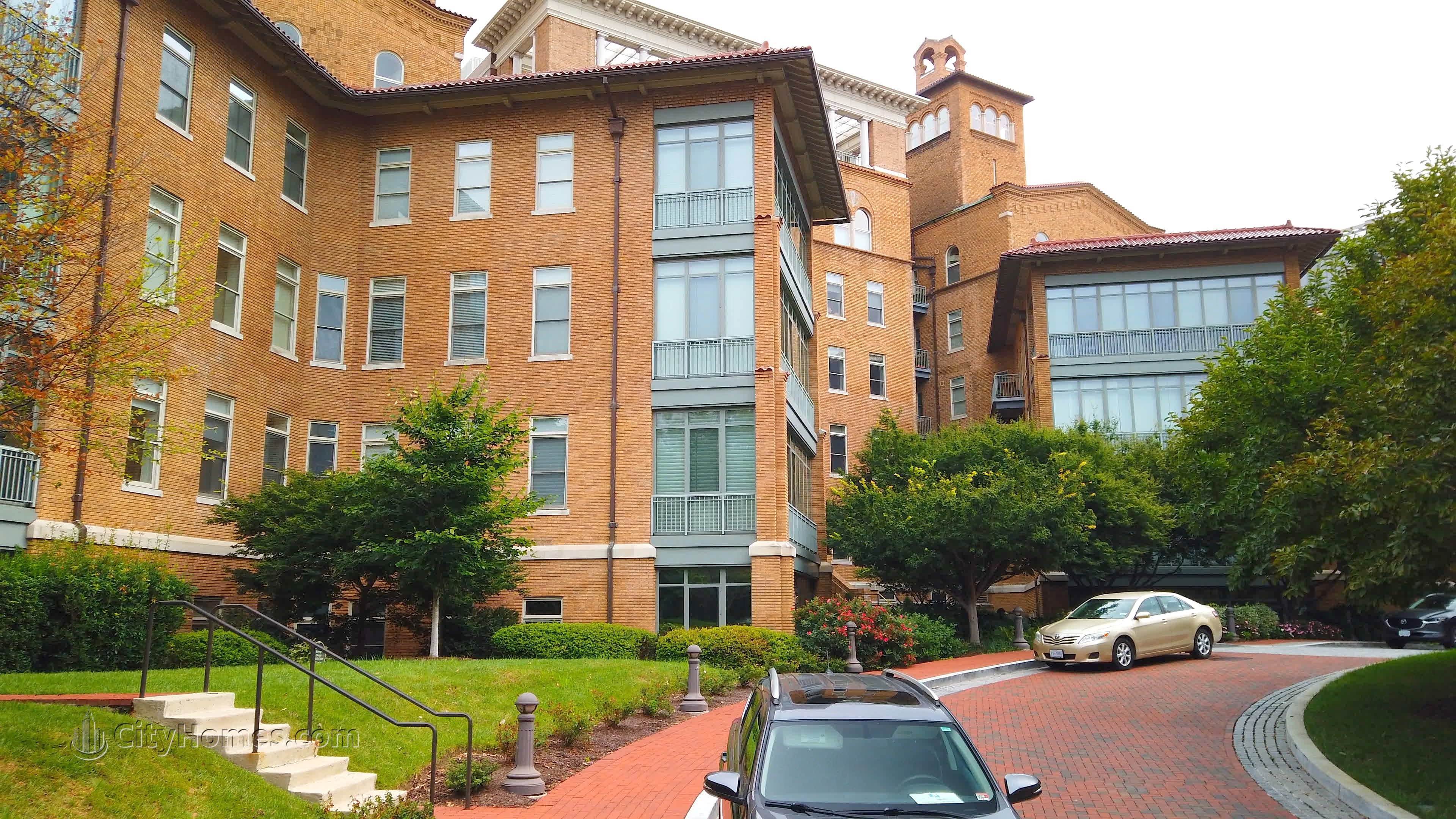2. Columbia Condos xây dựng tại 2425 L St NW, West End, Washington, DC 20037