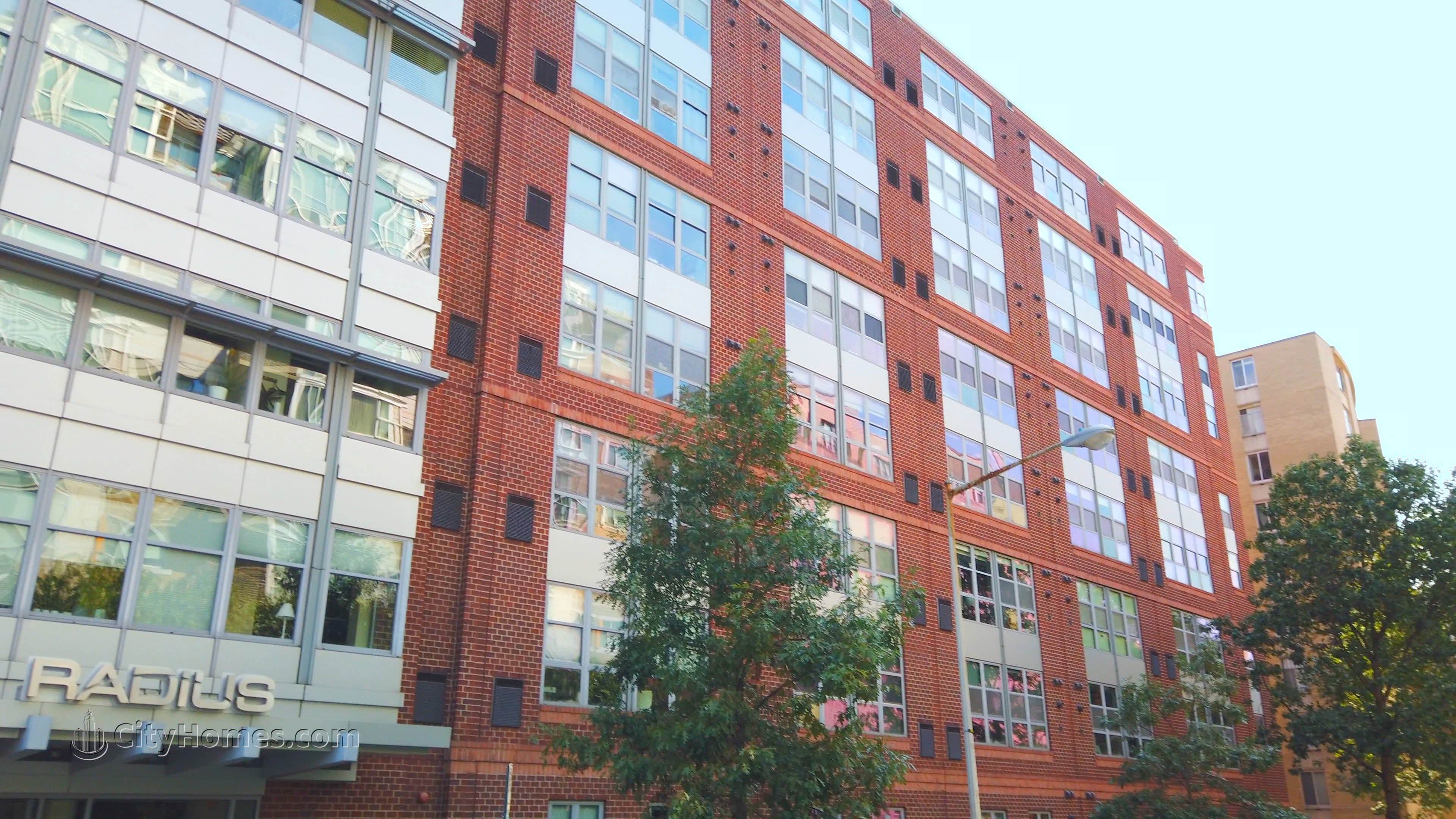 2. Radius Condos byggnad vid 1300 N St NW, Logan Circle, Washington, DC 20005