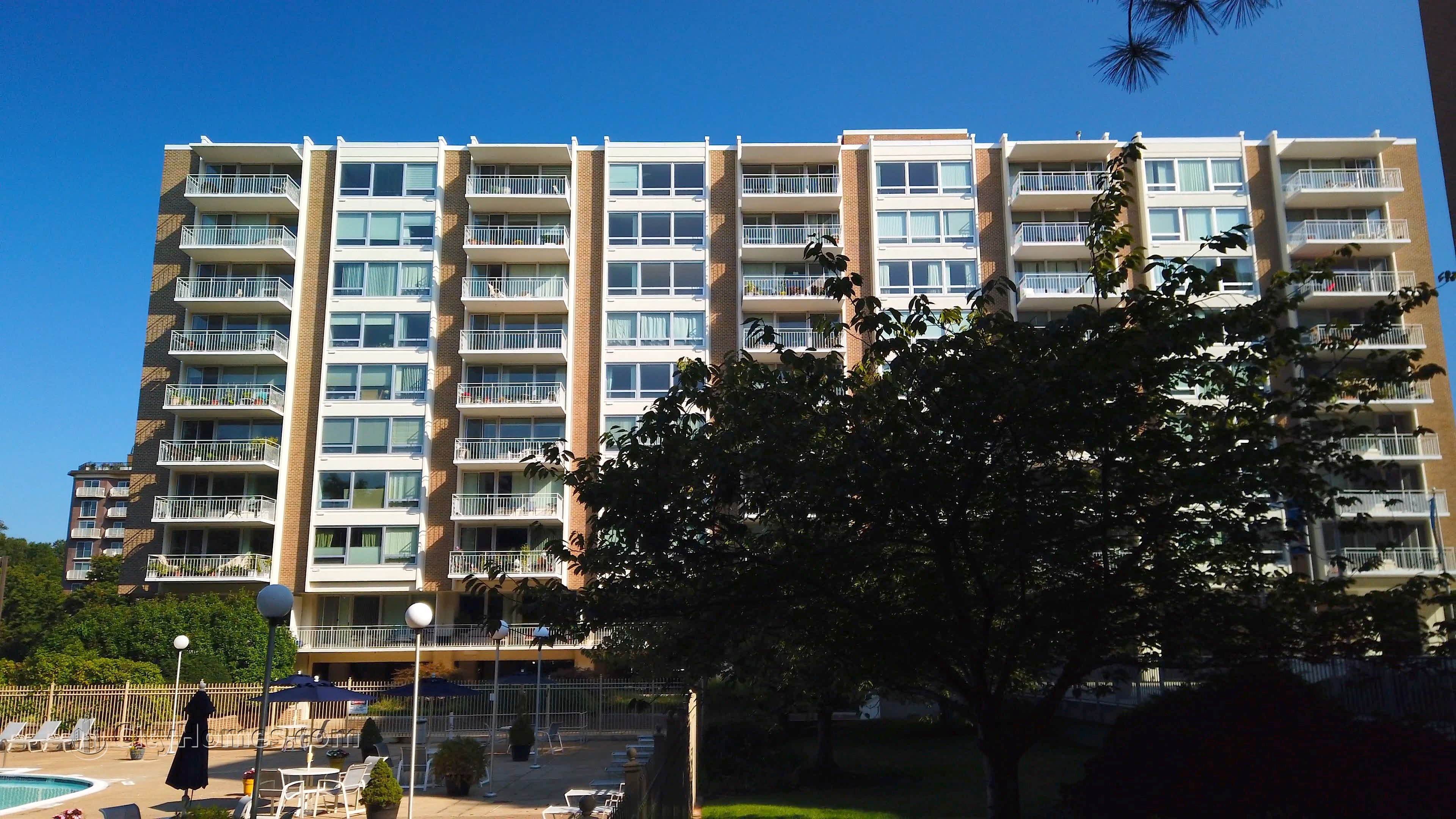 2. Riverside Condominiums gebouw op 1425 & 1435 4th St NW, Southwest / Waterfront, Washington, DC 20024