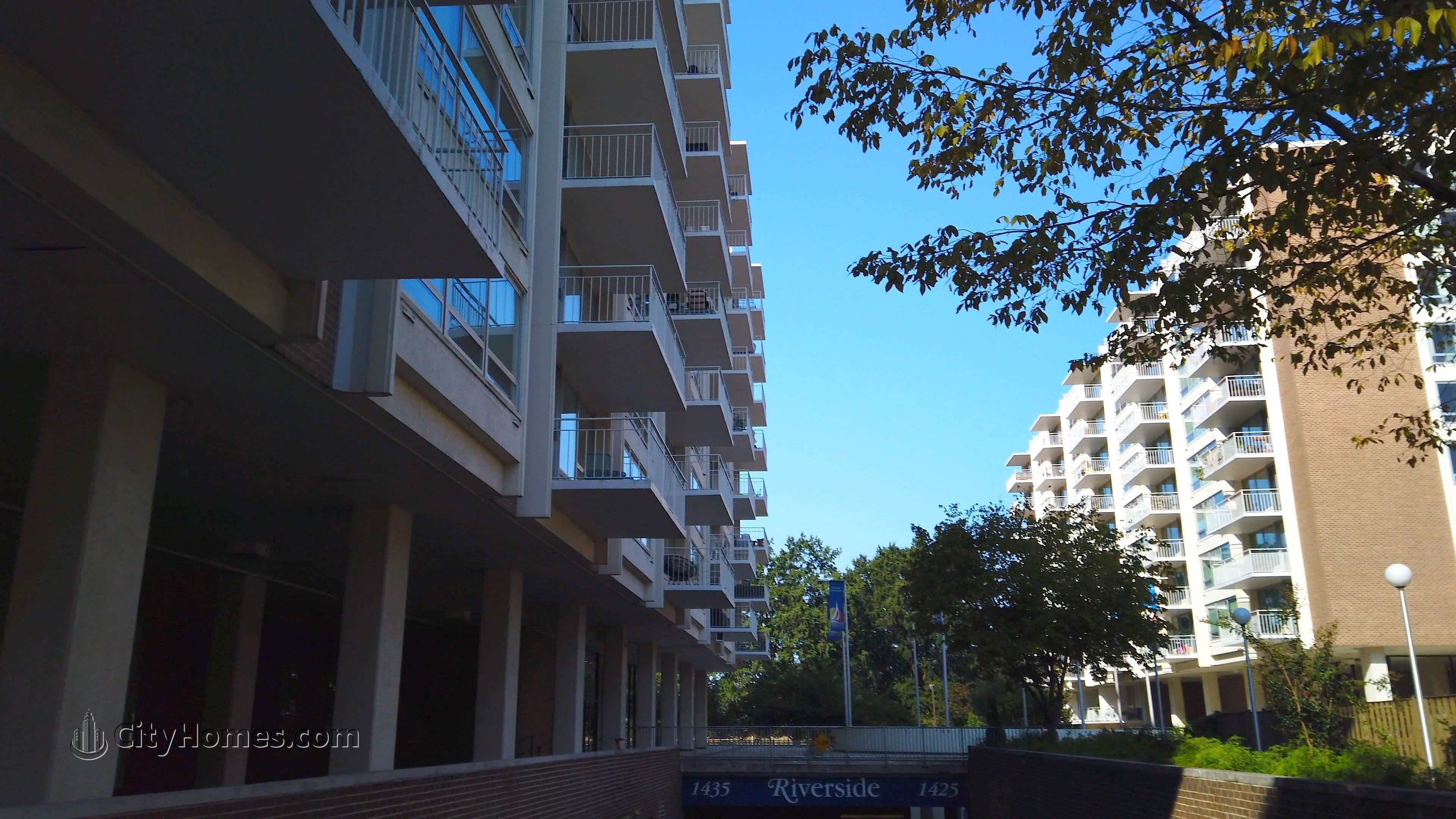8. Riverside Condominiums byggnad vid 1425 & 1435 4th St NW, Southwest / Waterfront, Washington, DC 20024