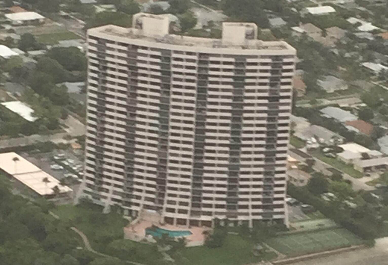 Condominium voor Verkoop op West Palm Beach, FL 33407