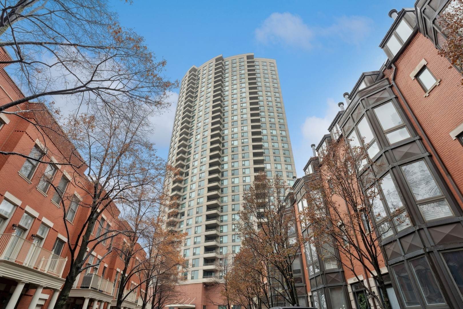Single Family for Sale at Fulton River District, Chicago, IL 60654