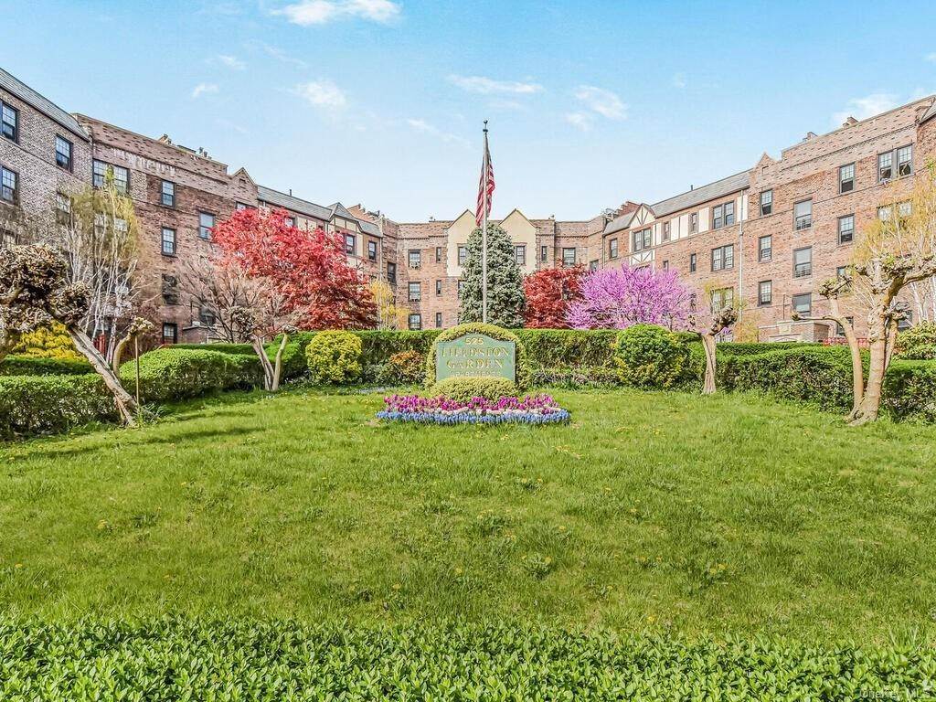 Cooperative for Sale at Central Riverdale, Bronx, NY 10463