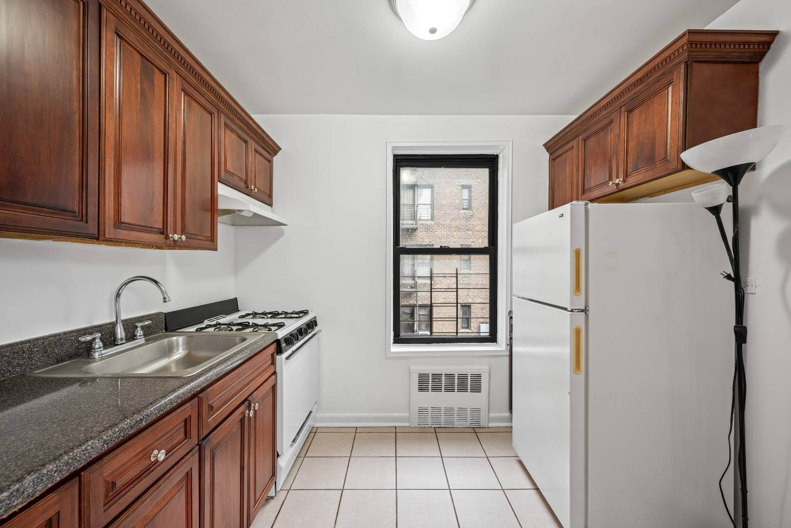 Apartamento para Venda às East Flatbush, Brooklyn, NY 11203