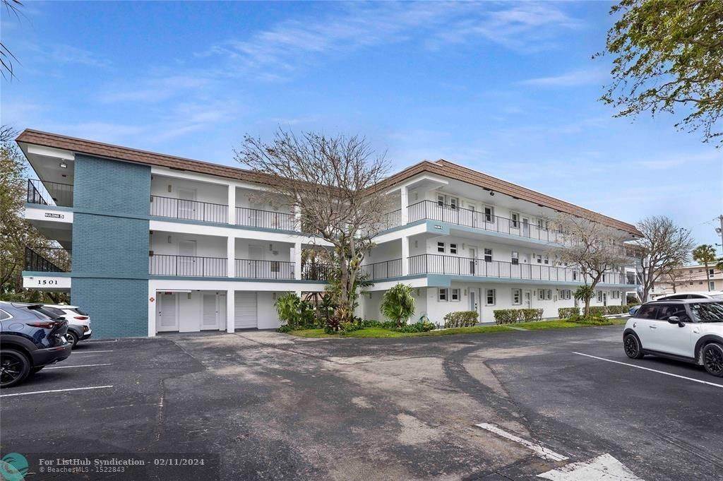 Condominium voor Verkoop op Pompano Beach, FL 33062