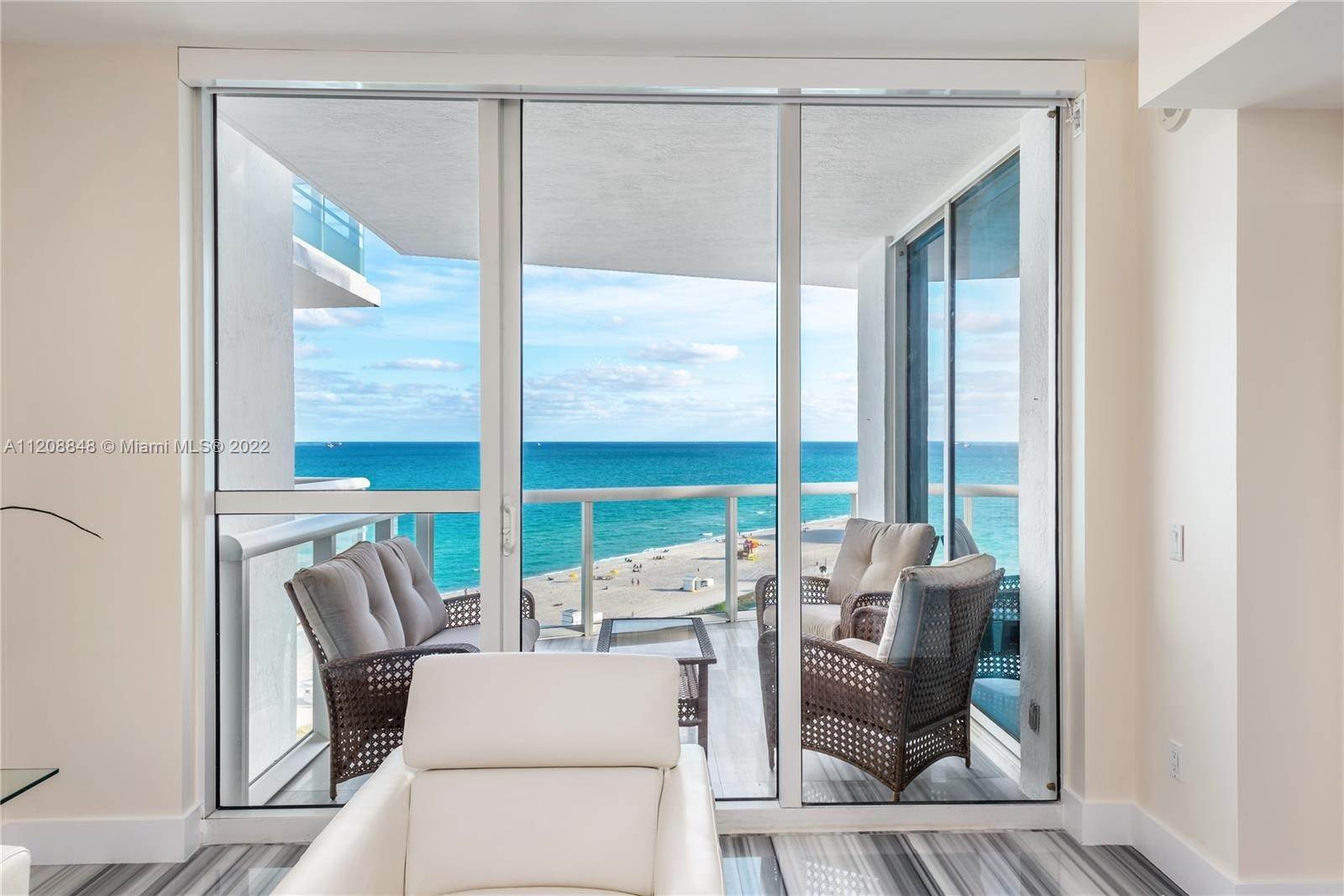 Condominium voor Verkoop op Mid Beach, Miami Beach, FL 33140