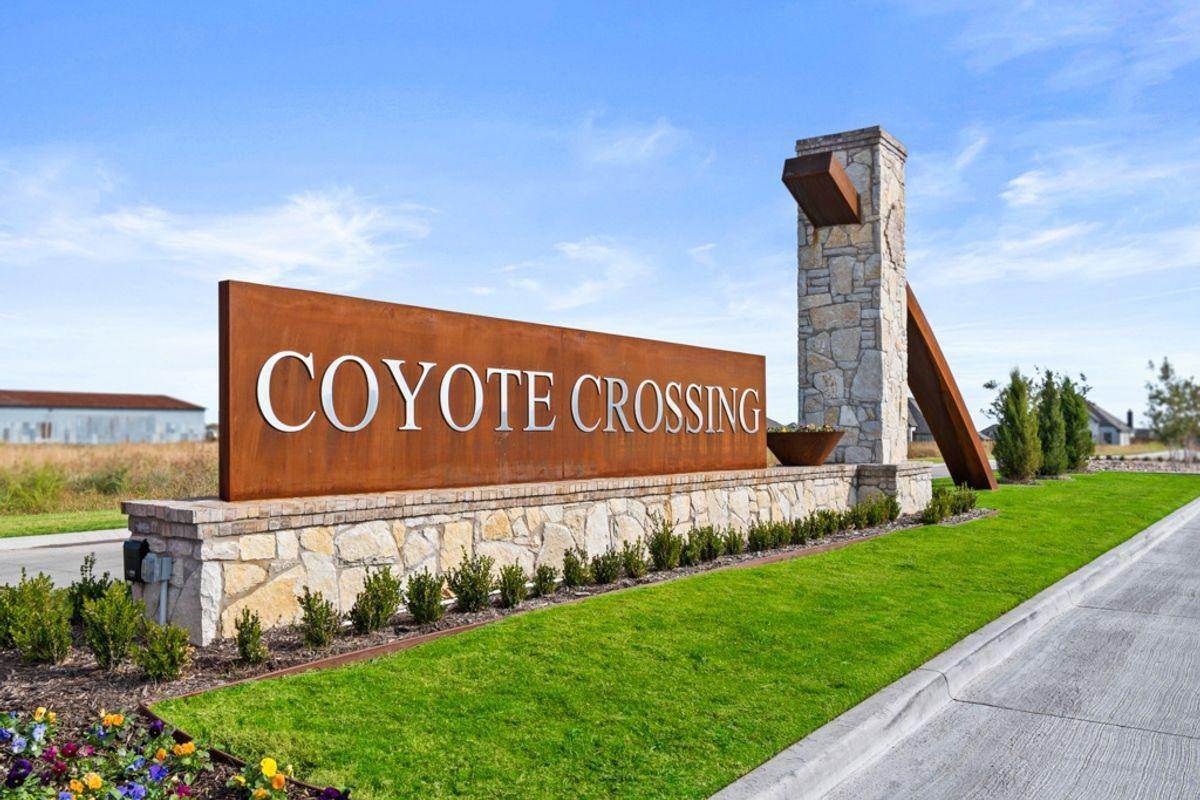 15. Coyote Crossing edificio a 12529 Yellowstone St, Godley, TX 76044