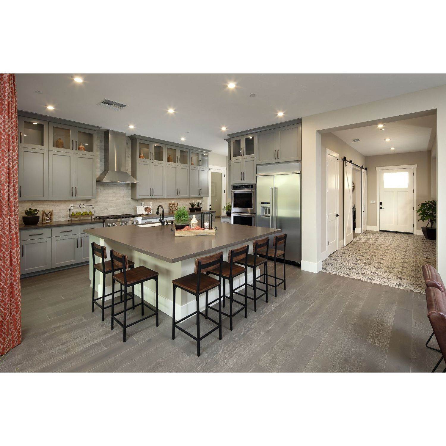 8. Turkey Creek Estates xây dựng tại 2036 Pinehurst Drive, Lincoln, CA 95648