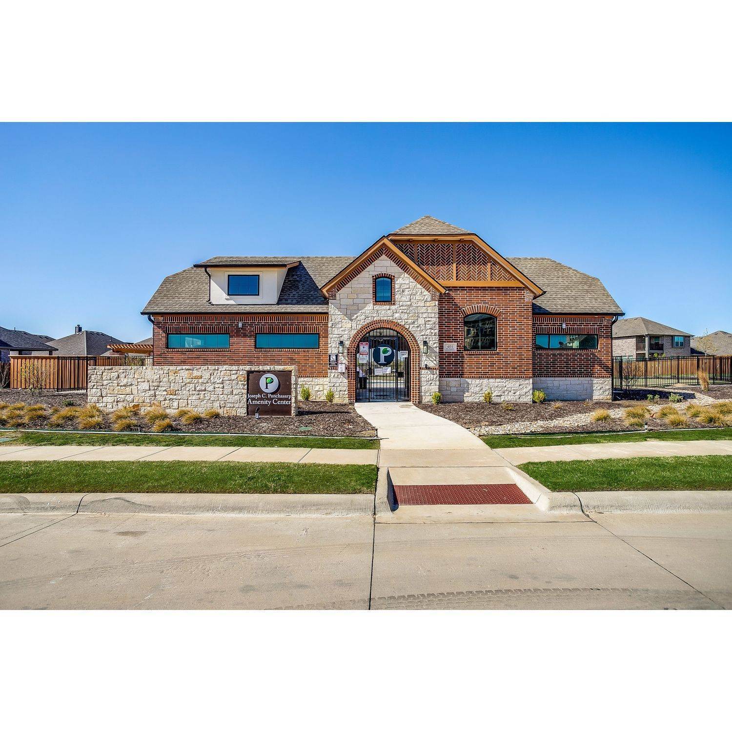 325 Richard St, Burleson, TX 76028에 The Parks at Panchasarp Farms Phase 2 건물