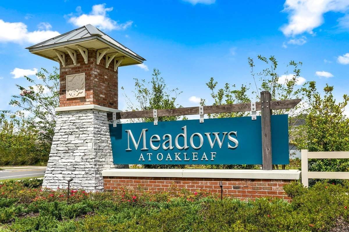 Meadows at Oakleaf Townhomes gebouw op 7948 Merchants Way, Jacksonville, FL 32222