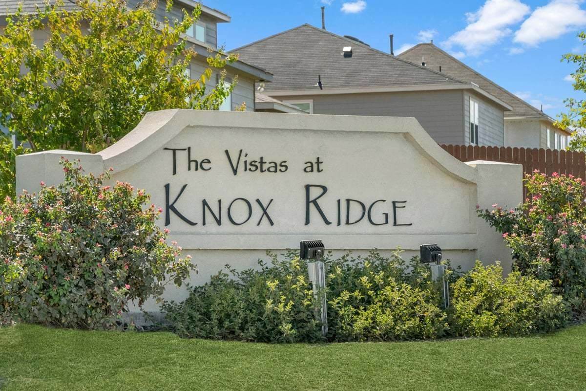 Knox Ridge edificio a 9423 Lochridge Pike, Converse, TX 78109