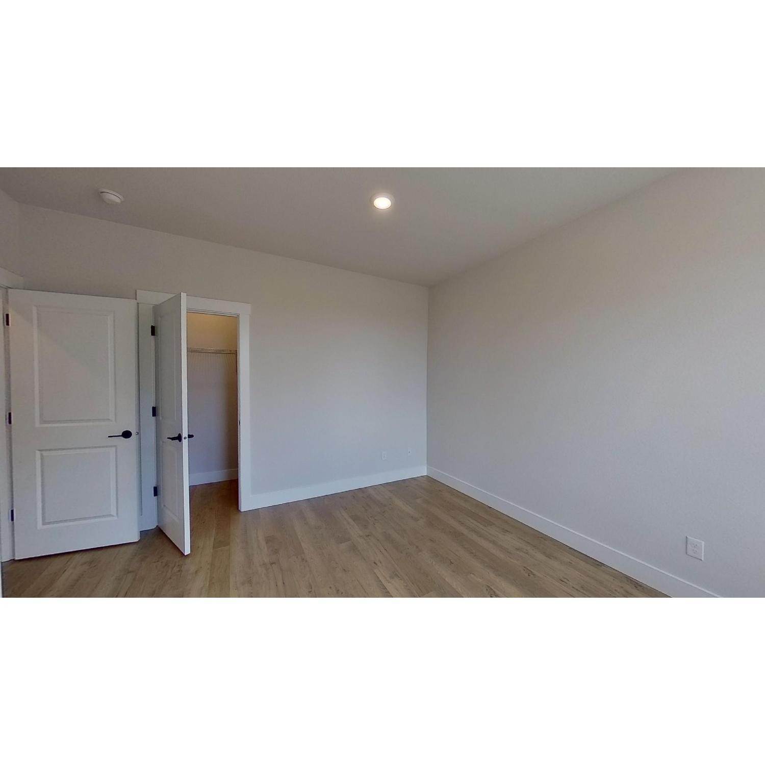 12. 16786 SW Leaf Lane, Tigard, OR 97224에 South River Terrace Innovate Condominiums 건물
