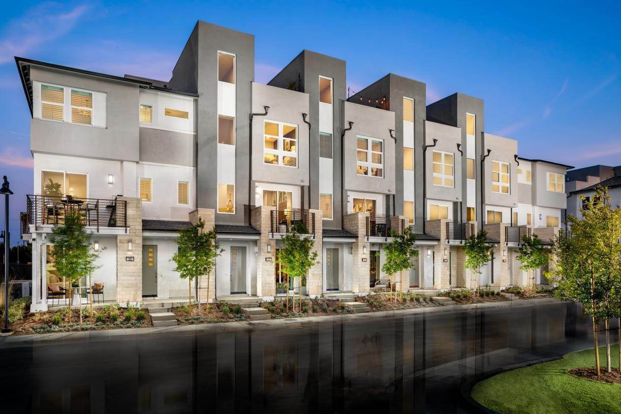 The Terraces at 100 West建於 1214 S Urbana St, Anaheim, CA 92805
