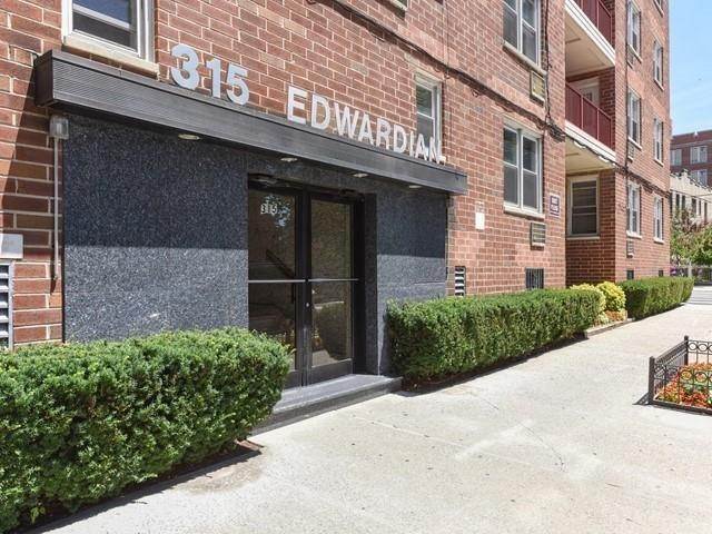 The Edwardian gebouw op 315 West 232nd Street, Kingsbridge, Bronx, NY 10463