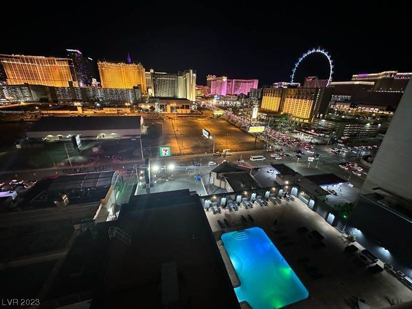 기타 용 매매 에 Paradise, Las Vegas, NV 89169