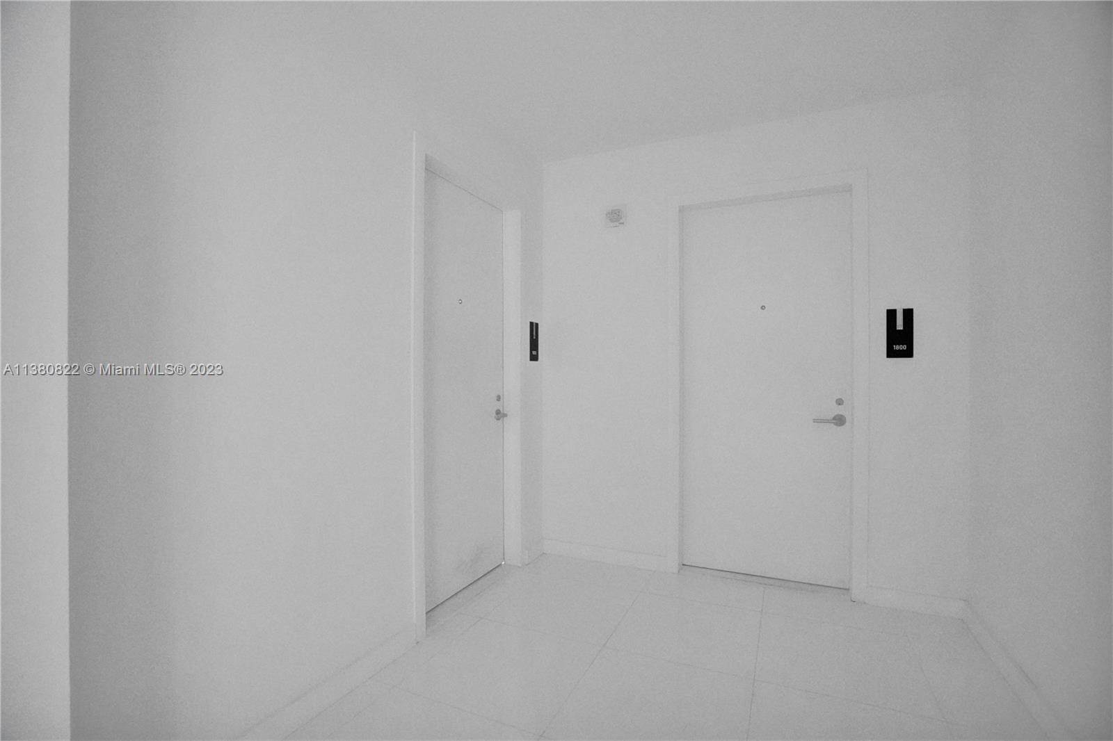 公寓 为 销售 在 Park West, 迈阿密, FL 33132