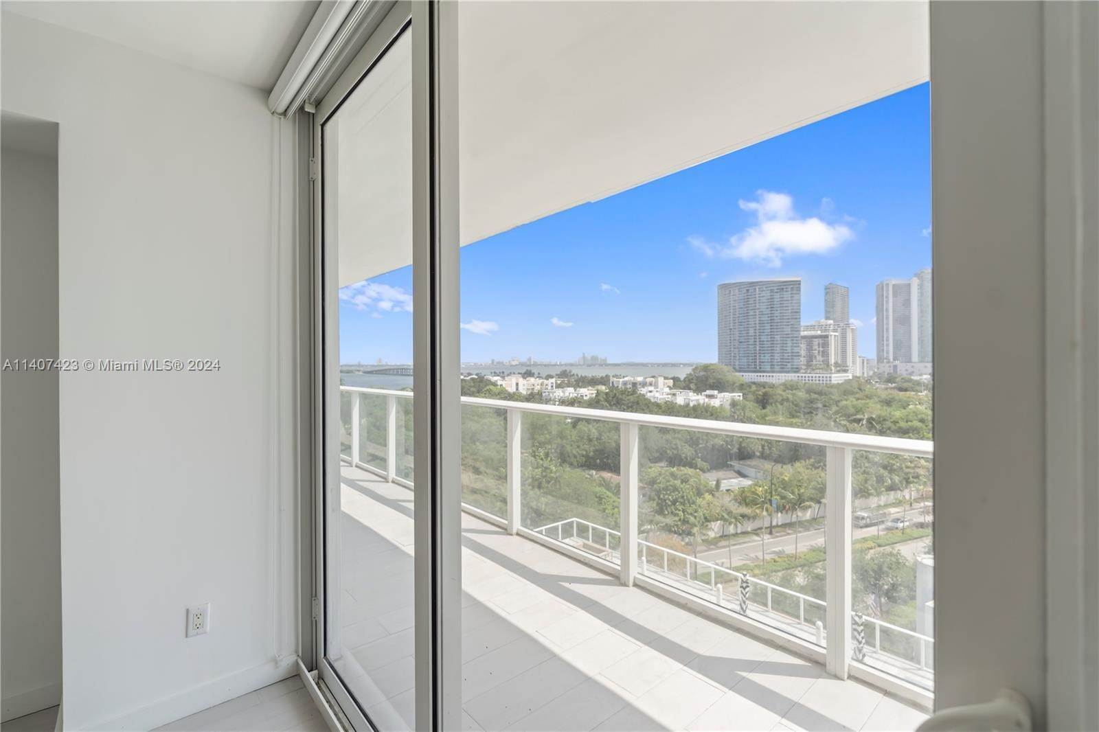 Condominium pour l Vente à Miami, FL 33137