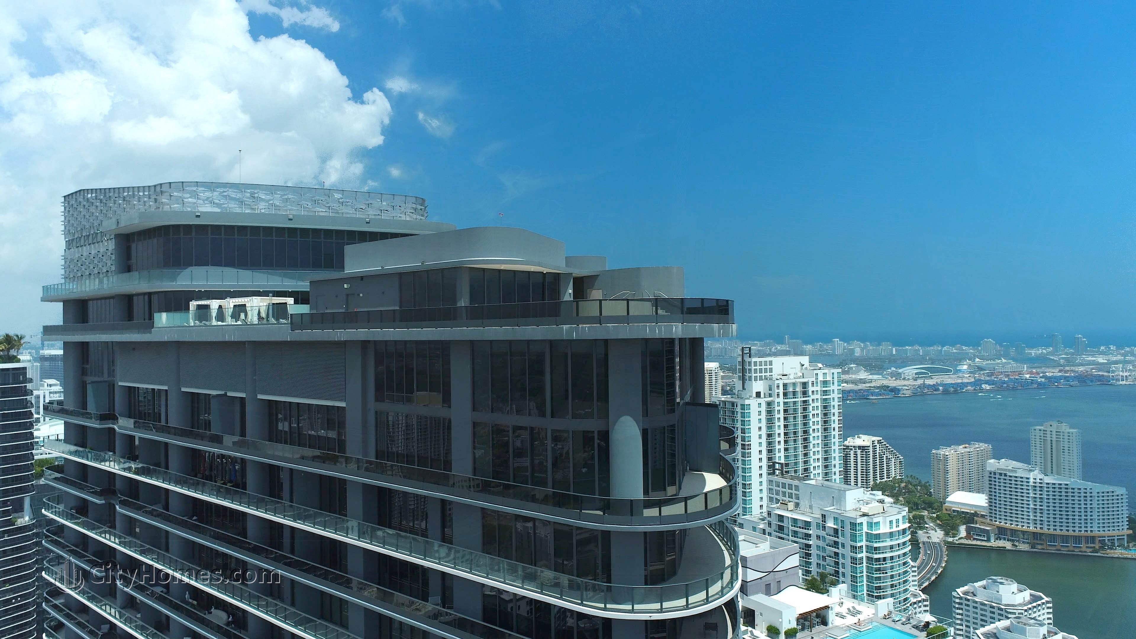 3. Brickell Flatiron здание в 1000 Brickell Plaza, Brickell, Miami, FL 33130