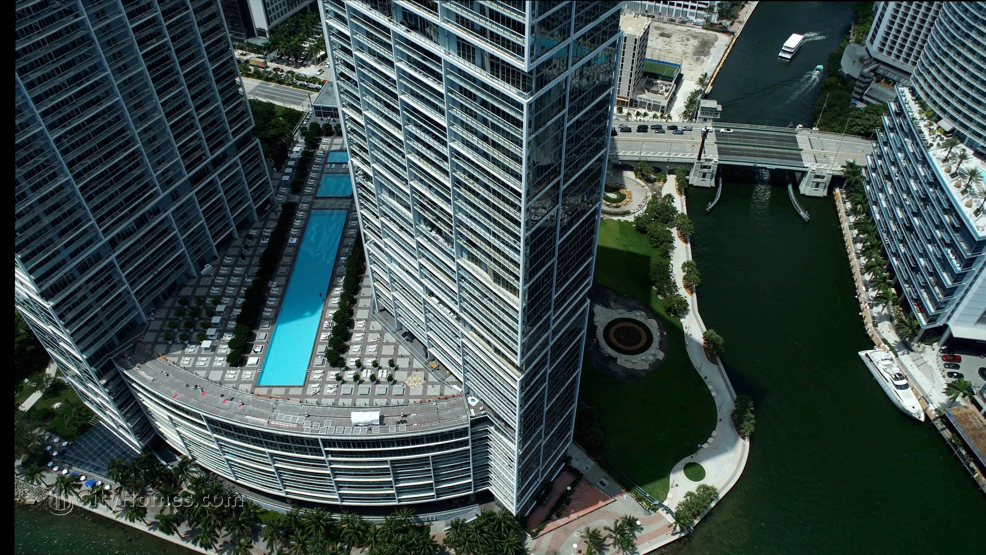 4. ICON Brickell Tower 1建於 465 And 475 Brickell Ave, Miami, FL 33131