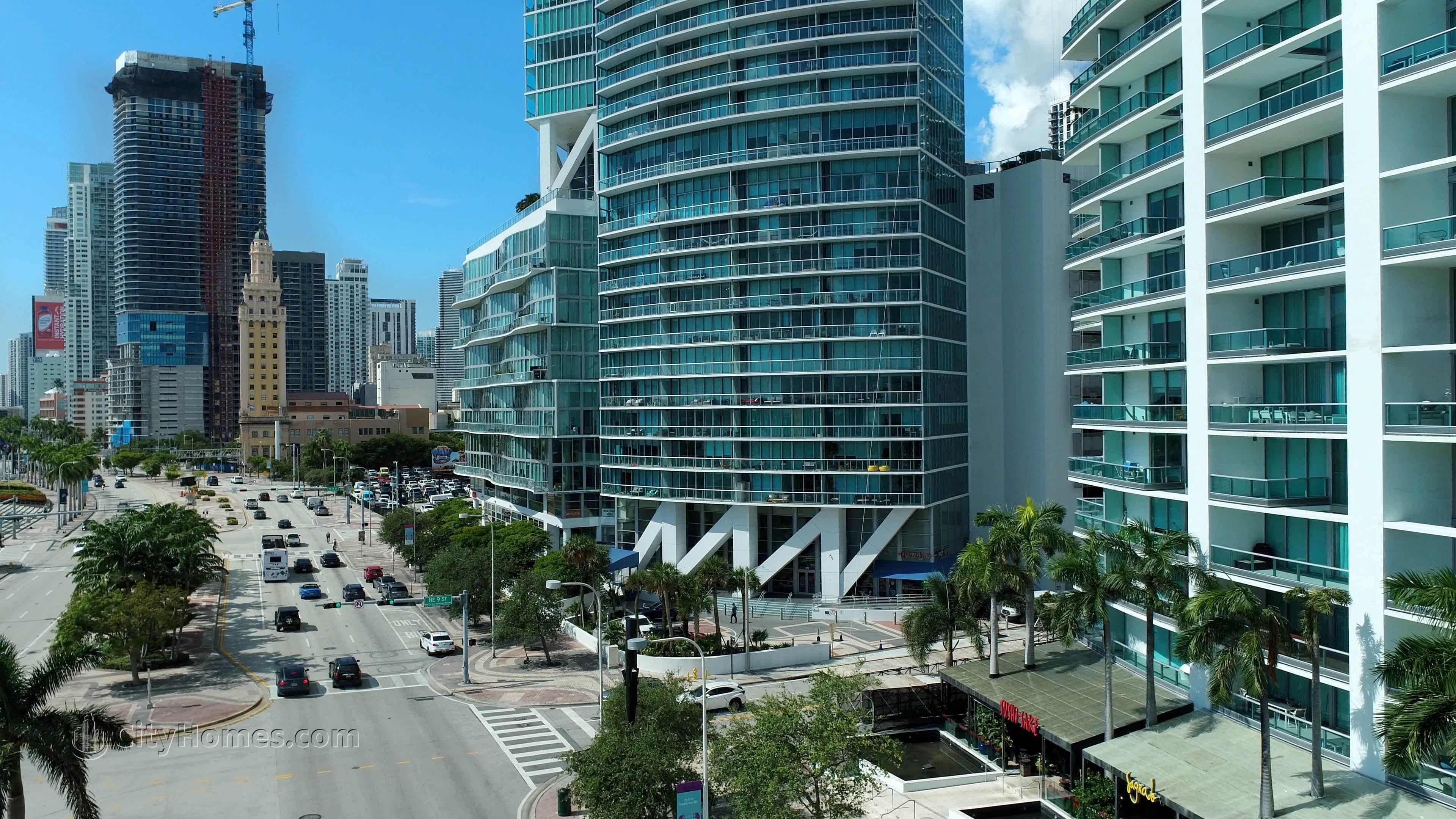 Marina Blue gebouw op 888 Biscayne Blvd, Miami, FL 33132
