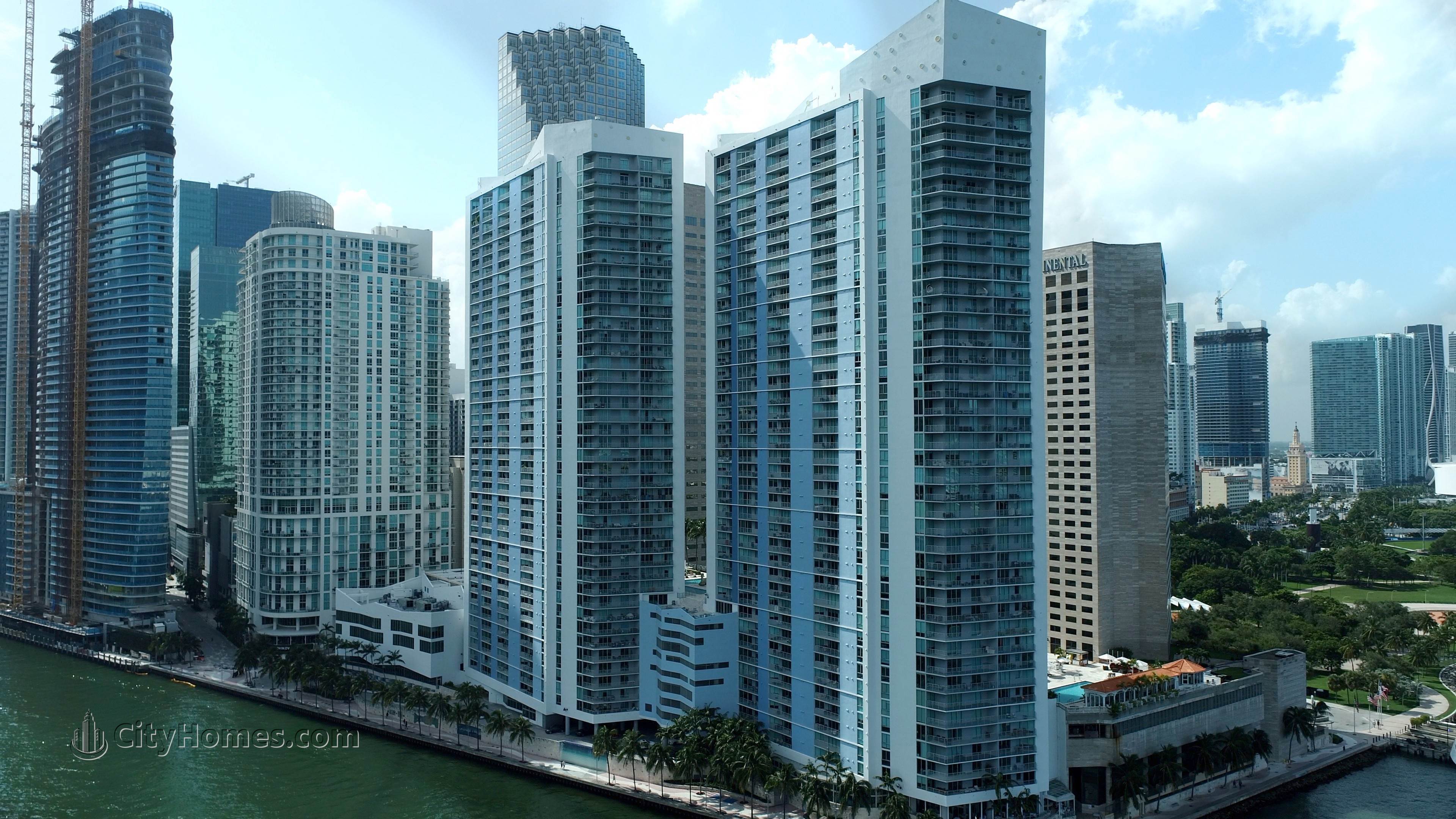 2. One Miami byggnad vid 325 And 335 S Biscayne Blvd, Miami, FL 33131