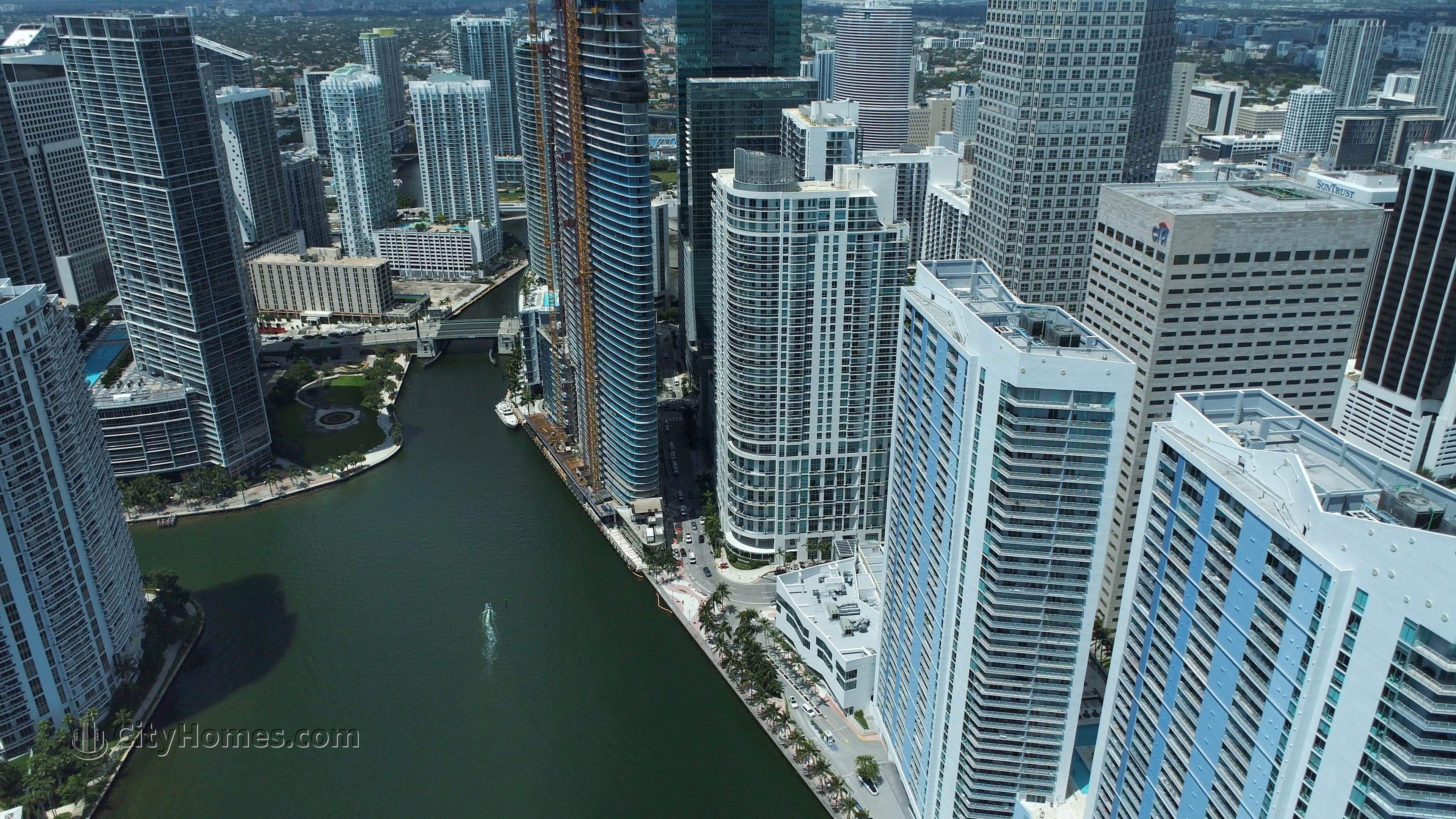 5. One Miami xây dựng tại 325 And 335 S Biscayne Blvd, Miami, FL 33131