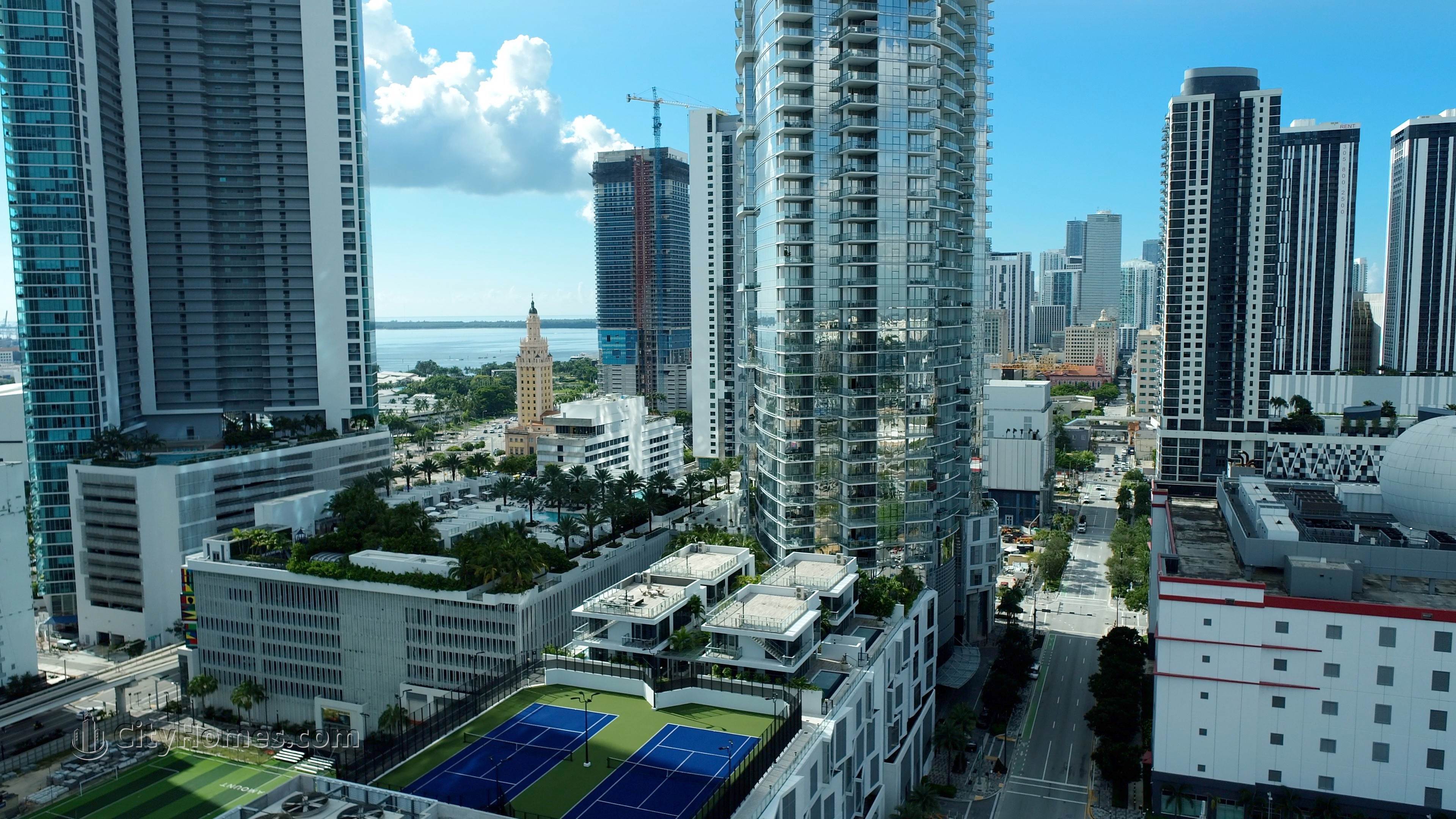 3. Paramount Miami Worldcenter edificio en 851 NE 1st Avenue, Park West, Miami, FL 33132