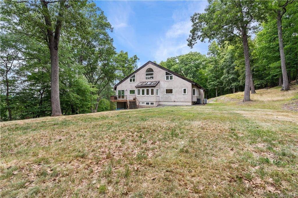 27. Single Family for Sale at Chester, NY 10918