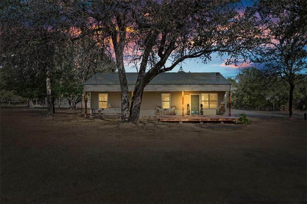 27. Single Family for Sale at Clifton, TX 76634