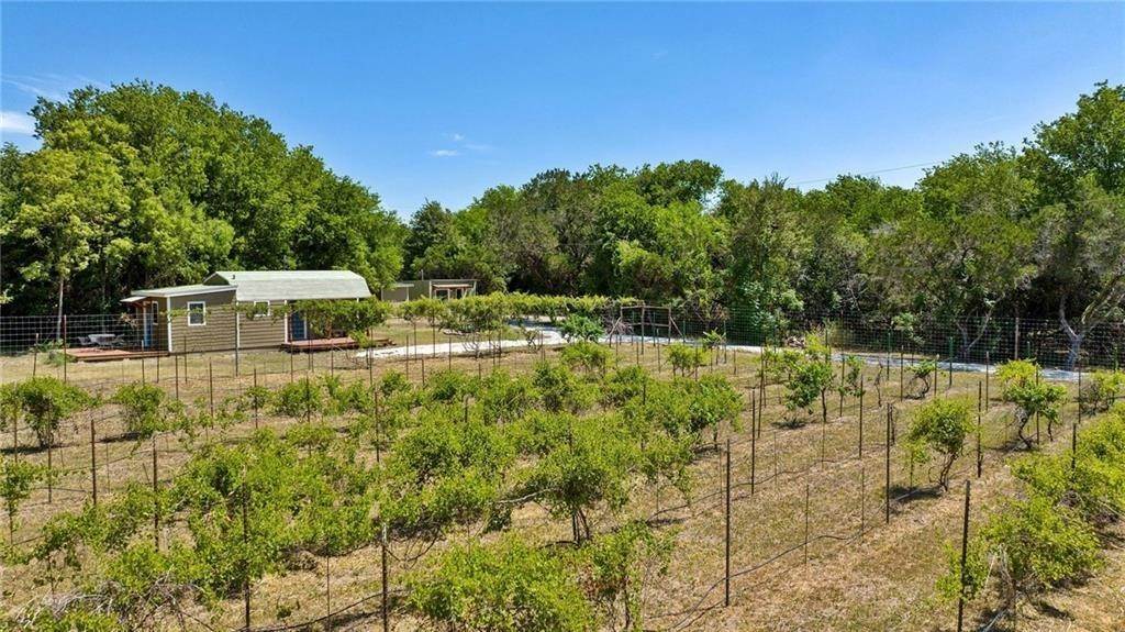 16. Single Family for Sale at Clifton, TX 76634