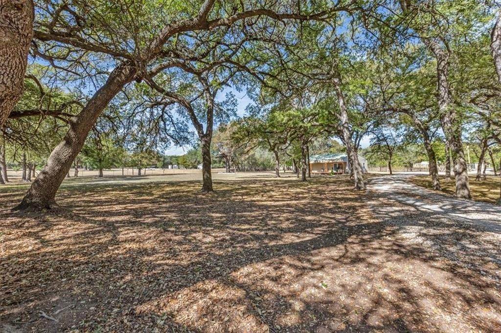 37. Single Family for Sale at Clifton, TX 76634