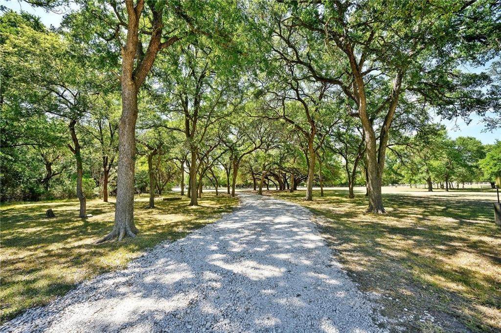 34. Single Family for Sale at Clifton, TX 76634
