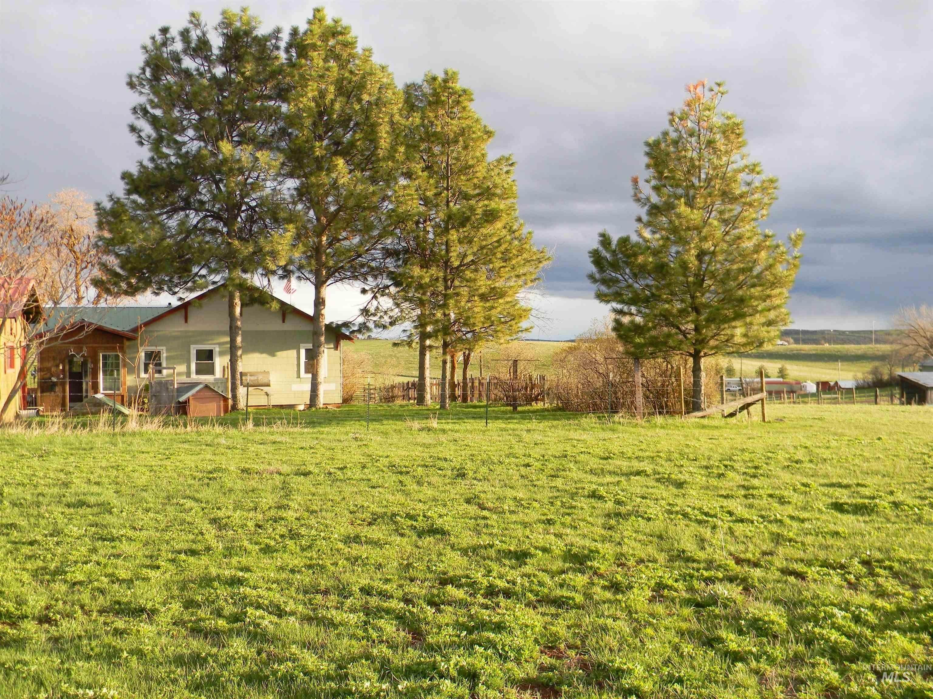 3. Single Family for Sale at Mesa, ID 83643
