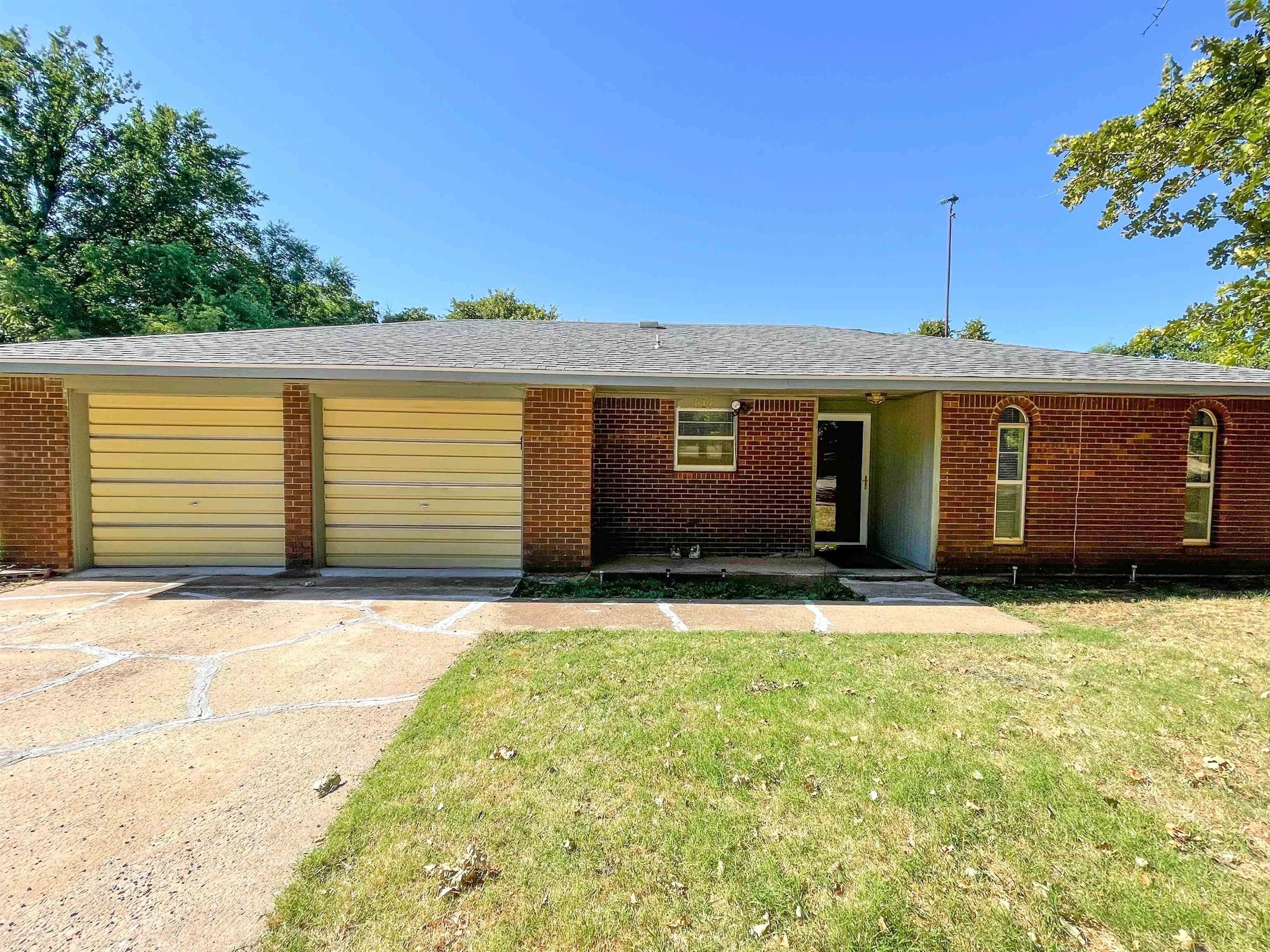 Single Family for Sale at Ringwood, OK 73768