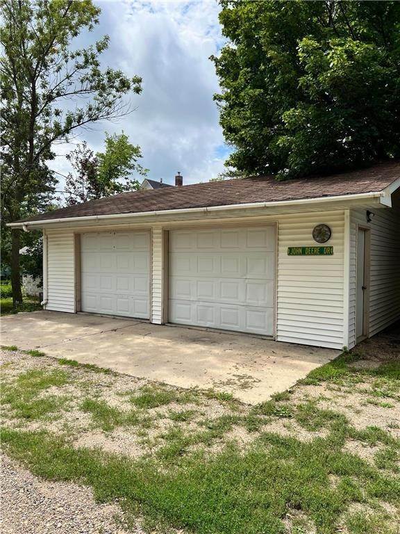 17. Single Family for Sale at Madison, MN 56256